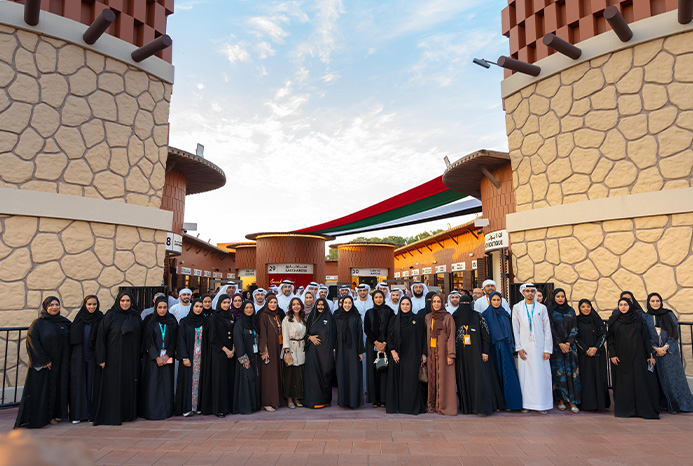 Shamma Al Mazrui Visits “971… From the Community” Pavilion at Global Village